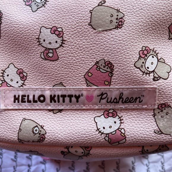 Hello Kitty X Pusheen Mini Backpack 💗 - Picture 3 of 5